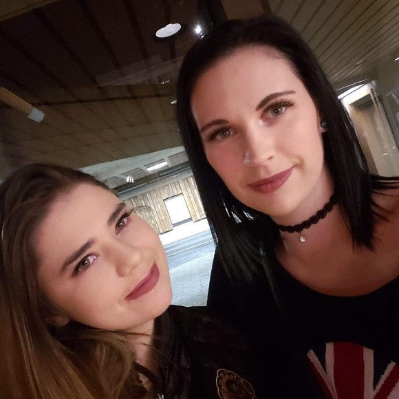 Meet your Posher, Dakota - Picture 1 of 1